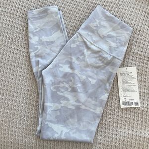 NWT Lululemon Wunder Under HR Tight 25” | Size 6 | White Camo